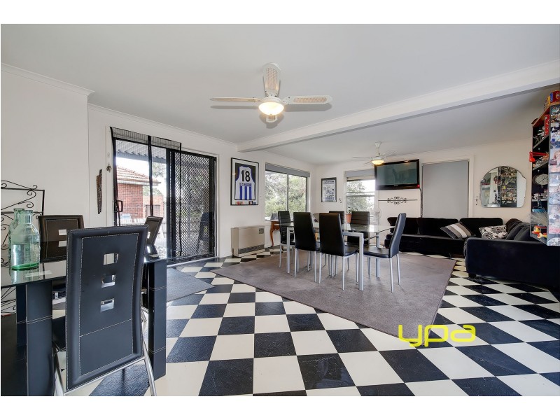 39 Emu Parade, Jacana VIC 3047