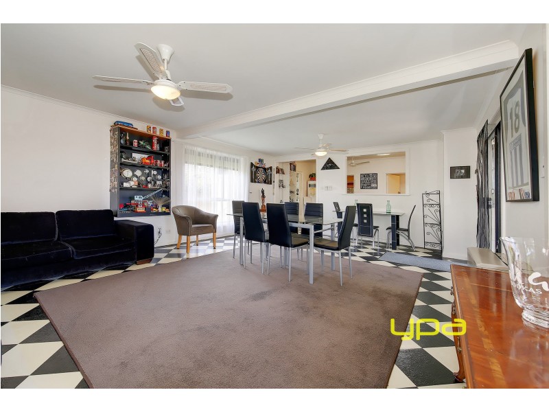 39 Emu Parade, Jacana VIC 3047