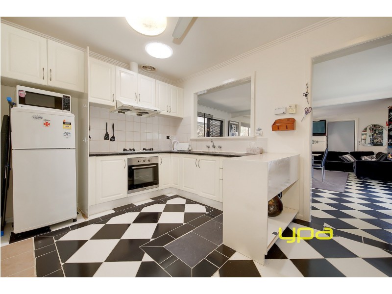 39 Emu Parade, Jacana VIC 3047