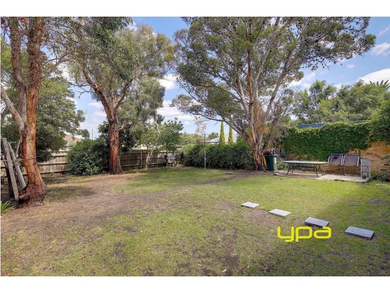 39 Emu Parade, Jacana VIC 3047