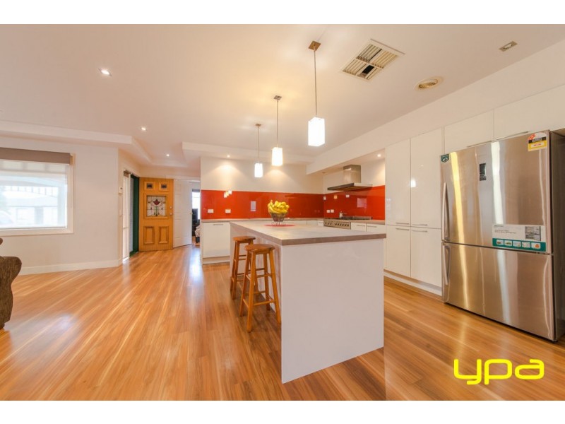 39 Rearden Crescent, Roxburgh Park VIC 3064