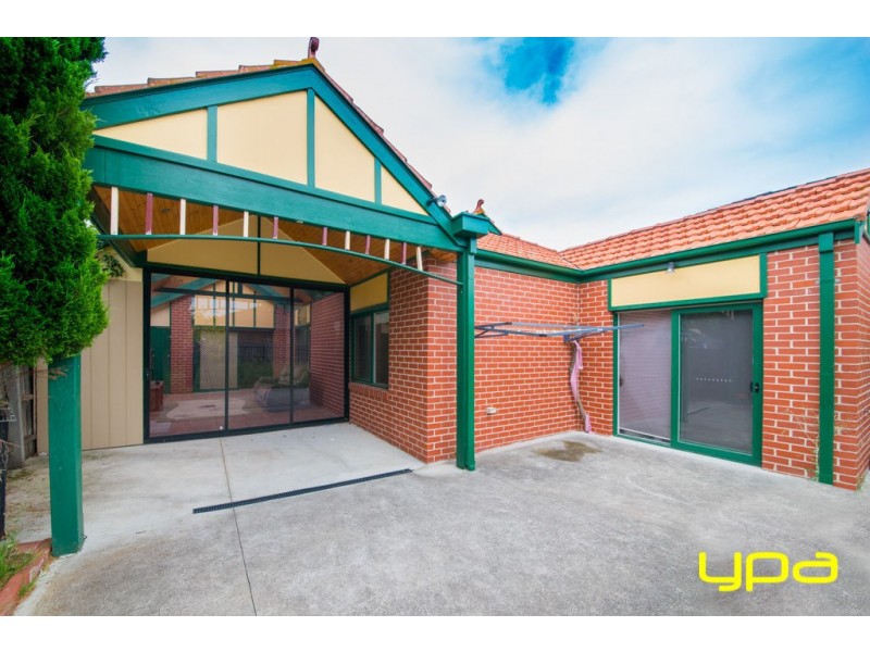 39 Rearden Crescent, Roxburgh Park VIC 3064