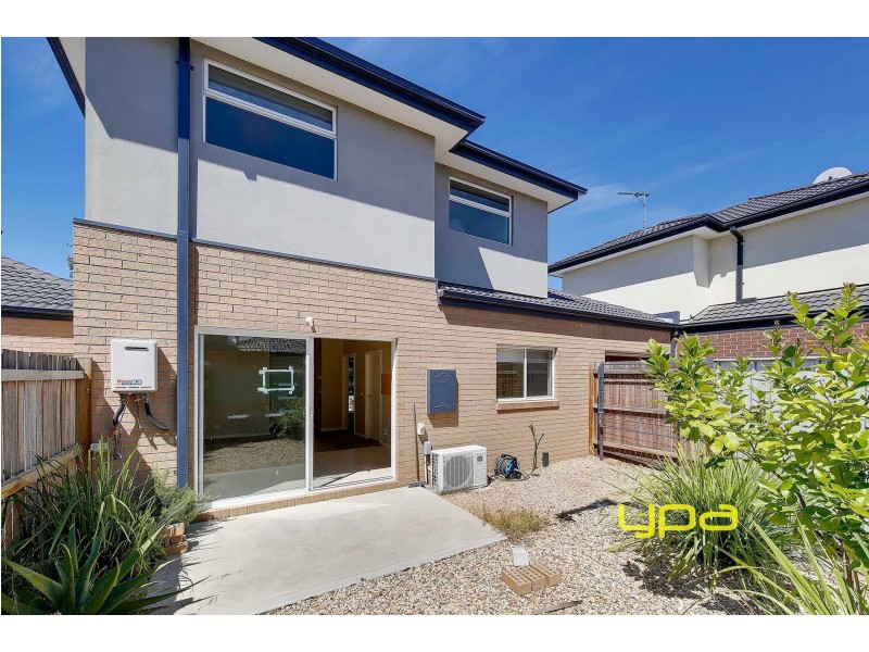 118 James Mirams Drive, Roxburgh Park VIC 3064