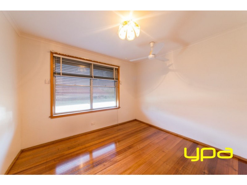 53 Lorraine Crescent, Jacana VIC 3047