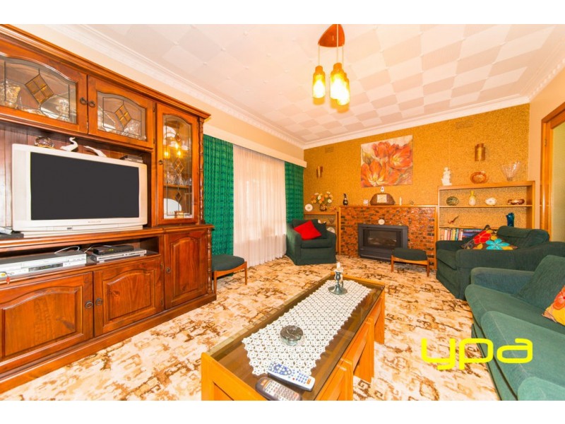 24 Maude Avenue, Glenroy VIC 3046