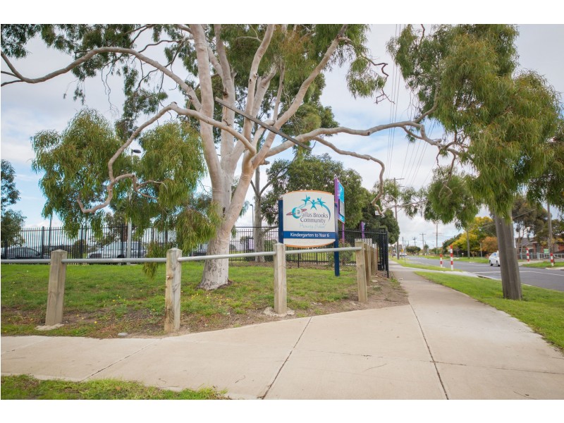 21 Avenel Street, Dallas VIC 3047