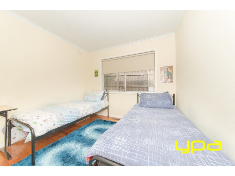 8 Lubeck Court, Meadow Heights VIC 3048