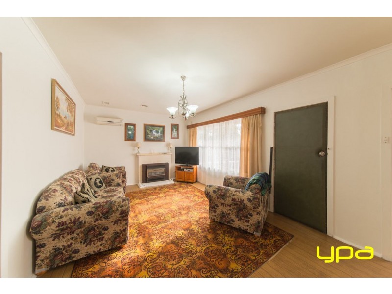 13 Robinson Street, Jacana VIC 3047