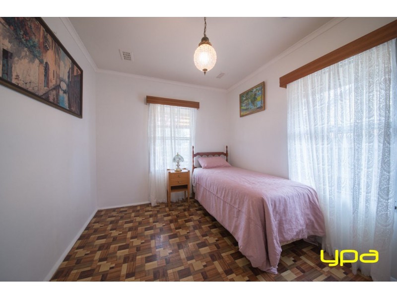 13 Robinson Street, Jacana VIC 3047