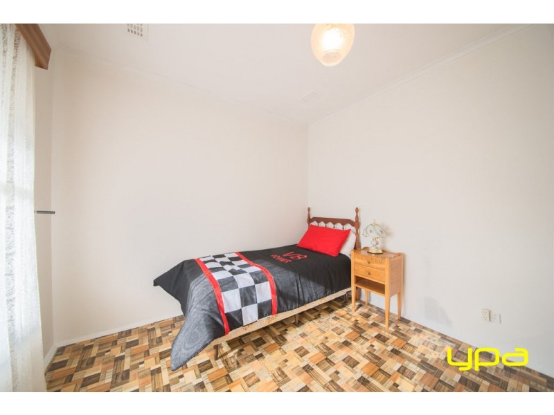 13 Robinson Street, Jacana VIC 3047