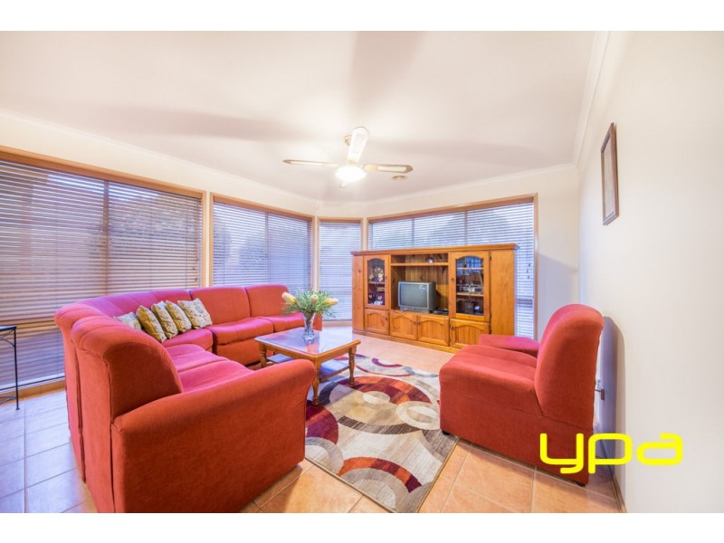 4 Gellion Place, Roxburgh Park VIC 3064