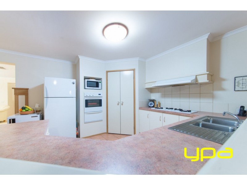 4 Gellion Place, Roxburgh Park VIC 3064