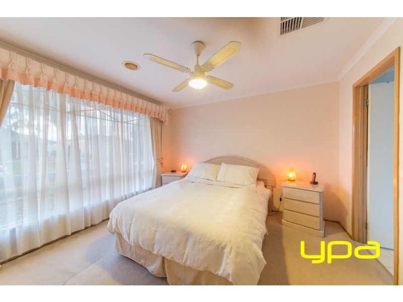 4 Gellion Place, Roxburgh Park VIC 3064