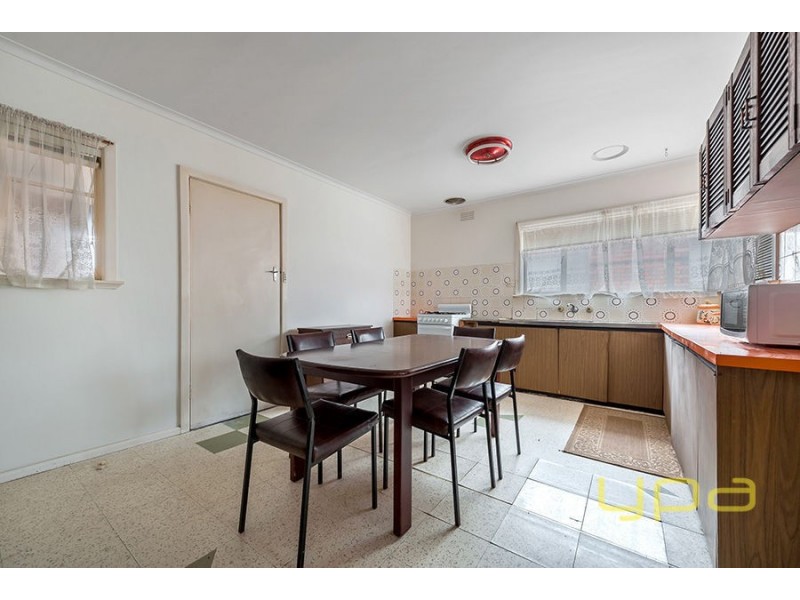 33 Queens Parade, Fawkner VIC 3060