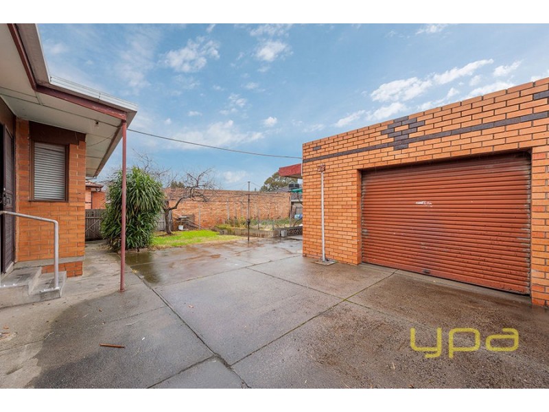 33 Queens Parade, Fawkner VIC 3060
