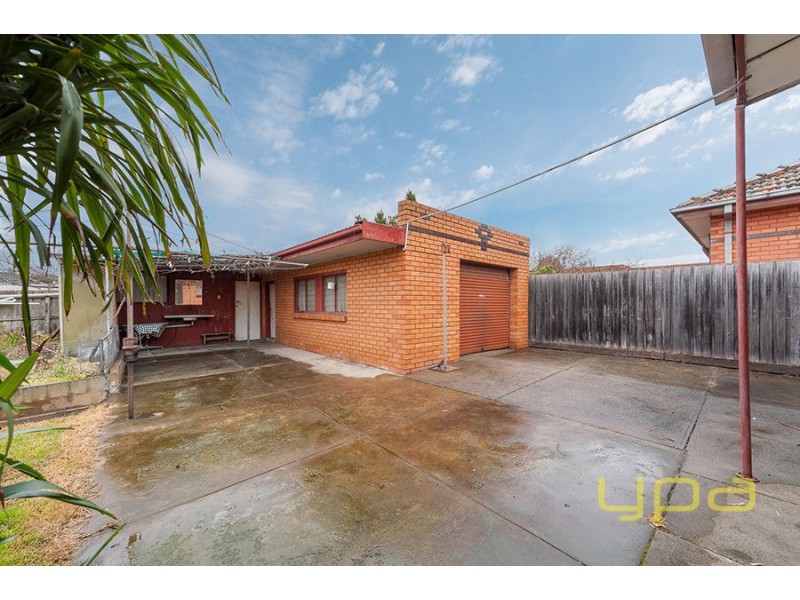 33 Queens Parade, Fawkner VIC 3060