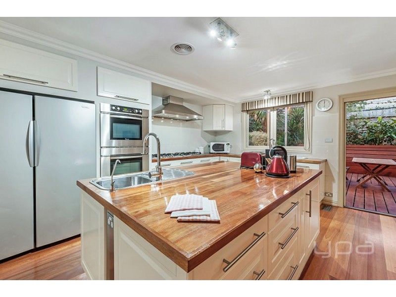 30 Grundy Grove, Pascoe Vale South VIC 3044