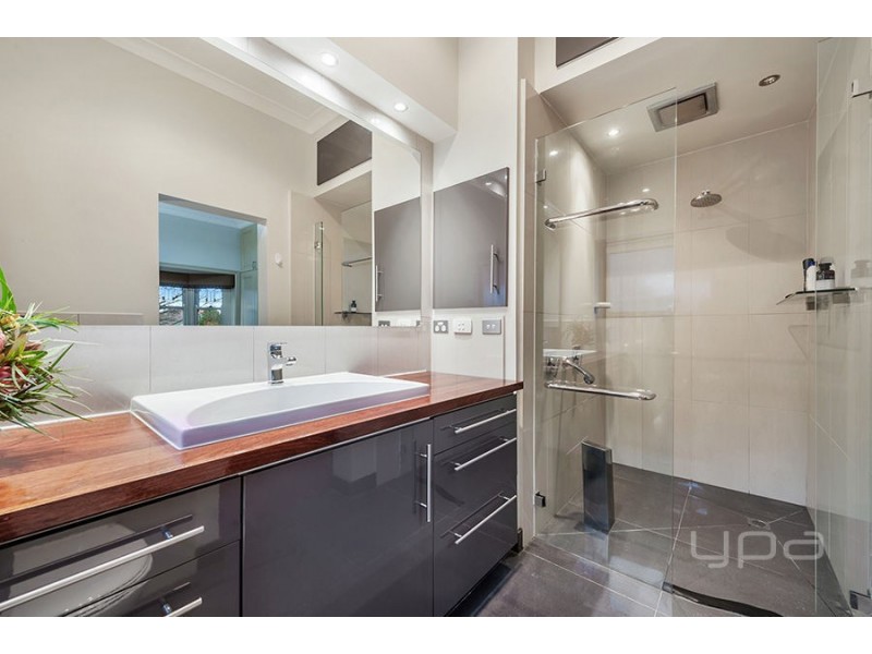 30 Grundy Grove, Pascoe Vale South VIC 3044