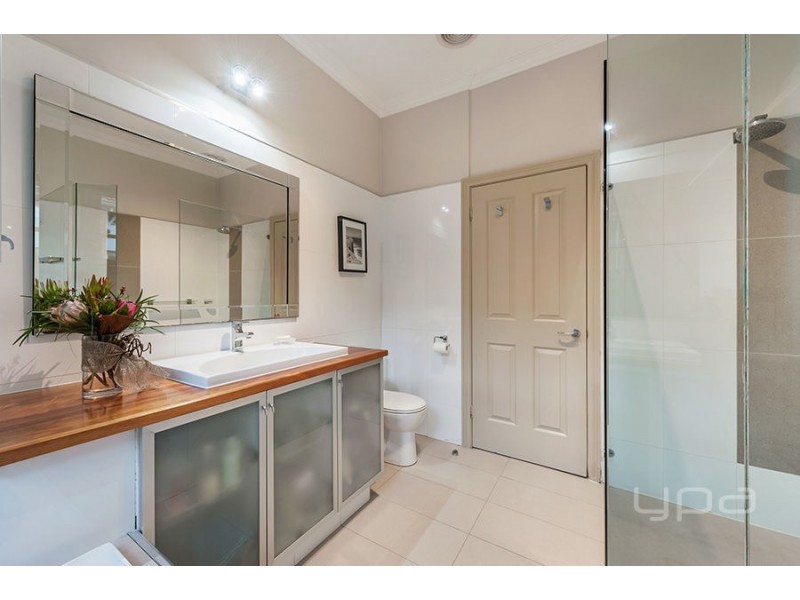 30 Grundy Grove, Pascoe Vale South VIC 3044