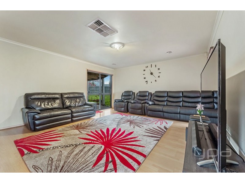 10 Binnak Court, Meadow Heights VIC 3048