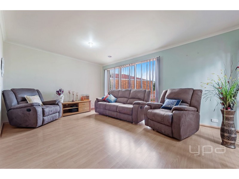 10 Binnak Court, Meadow Heights VIC 3048