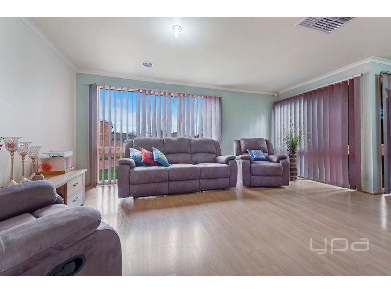 10 Binnak Court, Meadow Heights VIC 3048