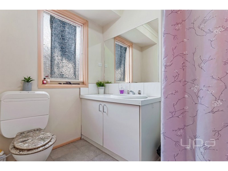 10 Binnak Court, Meadow Heights VIC 3048