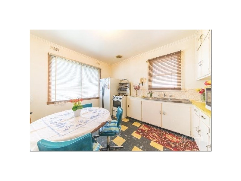 54 Hales Crescent, Jacana VIC 3047