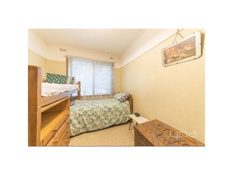 54 Hales Crescent, Jacana VIC 3047