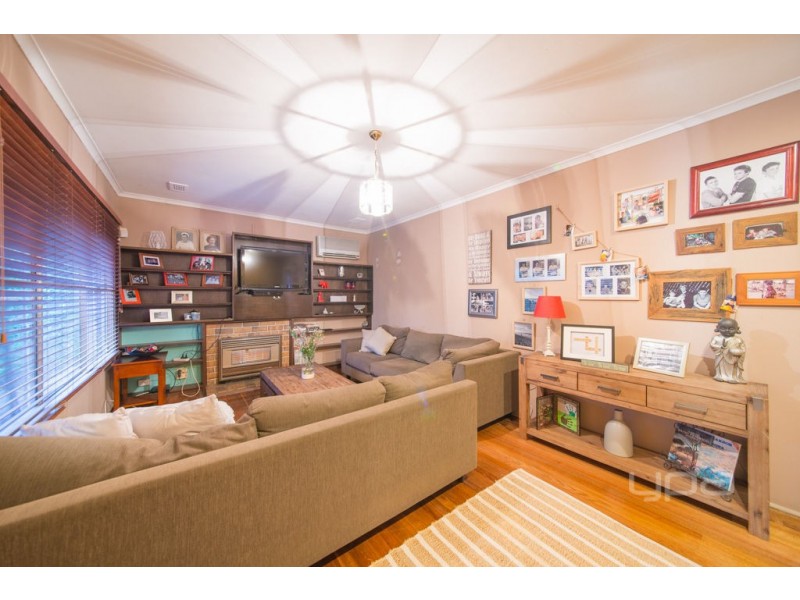 2 Bannister Street, Jacana VIC 3047