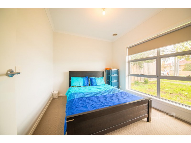 1/39 Glendenning Street, St Albans VIC 3021