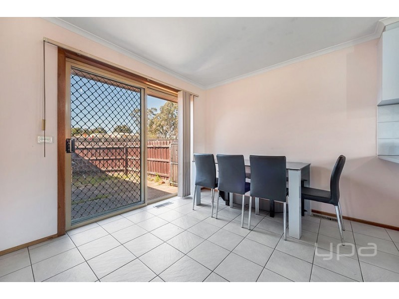 1/11 Elgata Close, Meadow Heights VIC 3048
