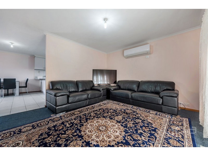 1/11 Elgata Close, Meadow Heights VIC 3048