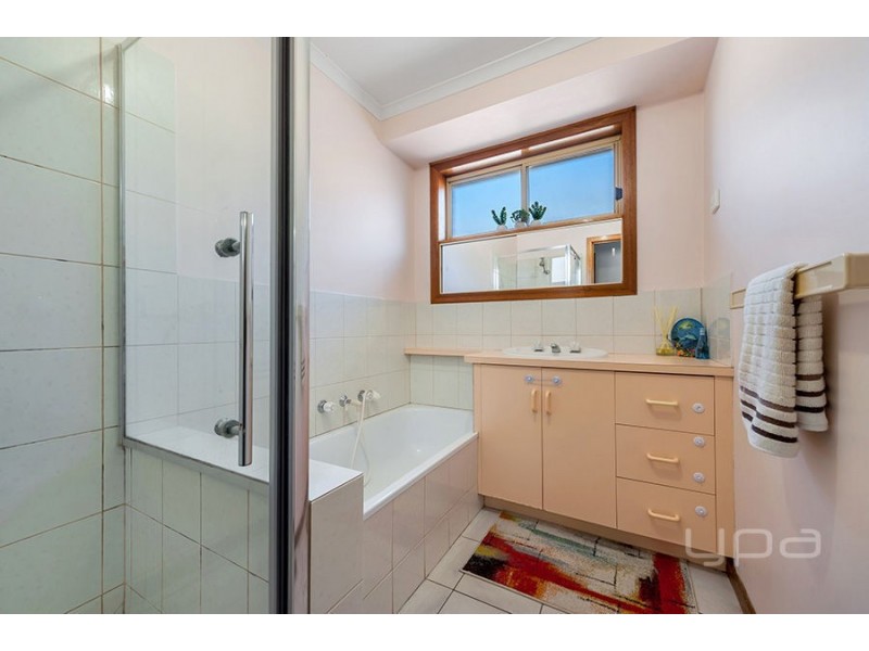 1/11 Elgata Close, Meadow Heights VIC 3048