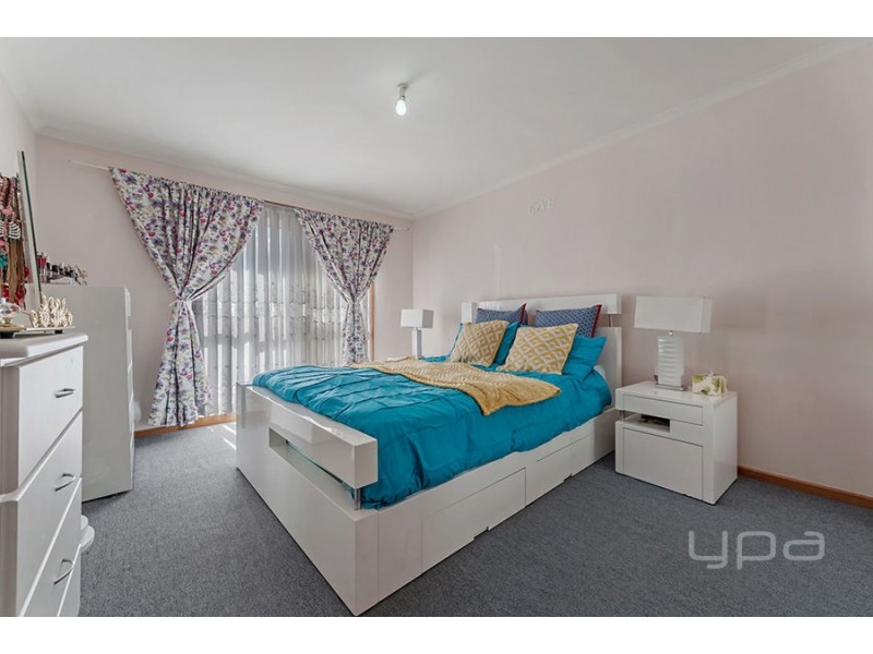 2/11 Elgata Close, Meadow Heights VIC 3048