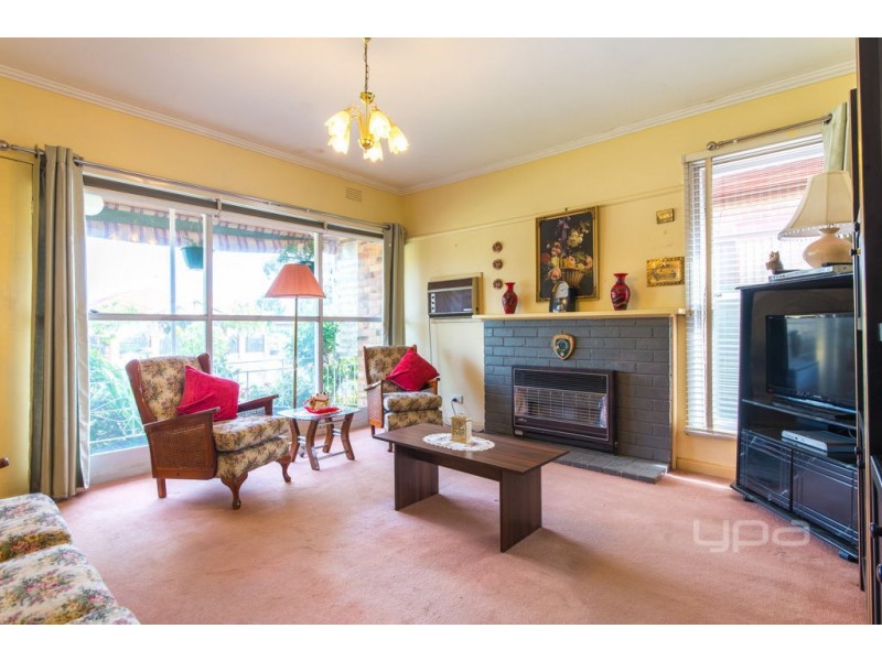 22 Hales Crescent, Jacana VIC 3047