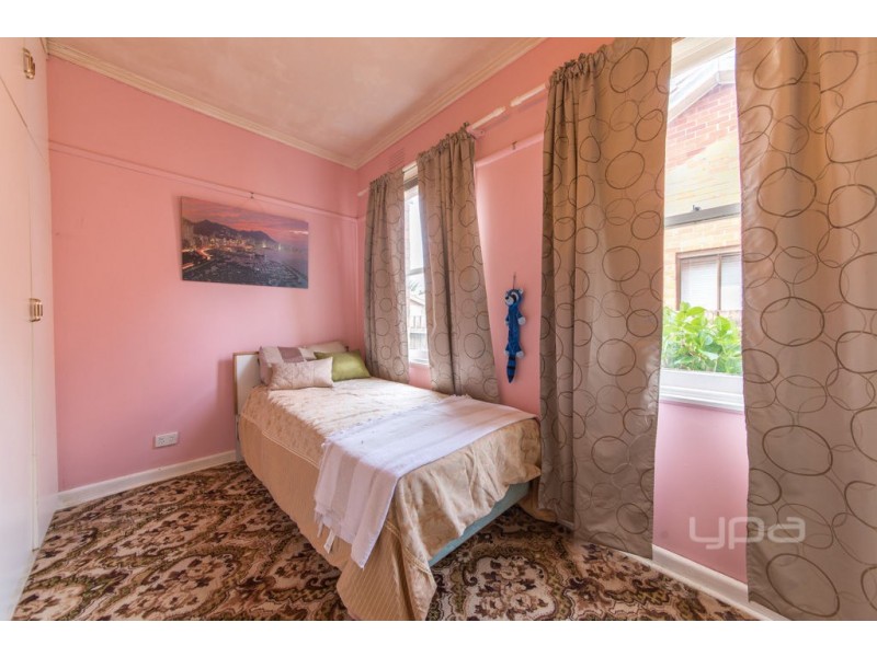 22 Hales Crescent, Jacana VIC 3047