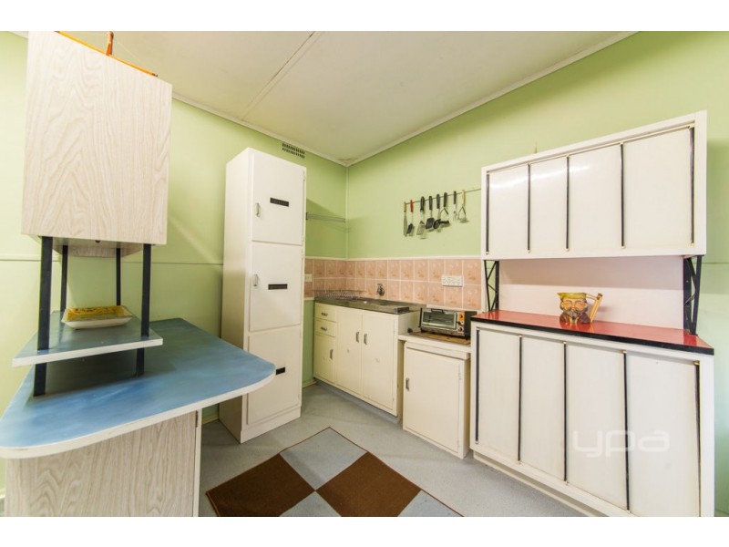 22 Hales Crescent, Jacana VIC 3047