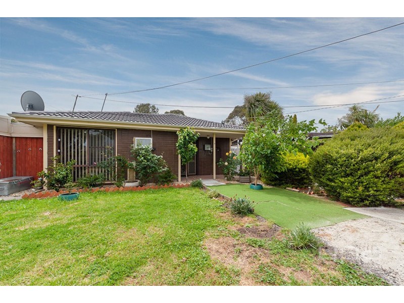 4 Woodburn Crescent, Meadow Heights VIC 3048