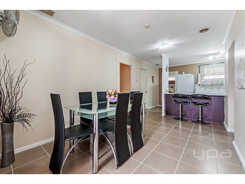 4 Woodburn Crescent, Meadow Heights VIC 3048