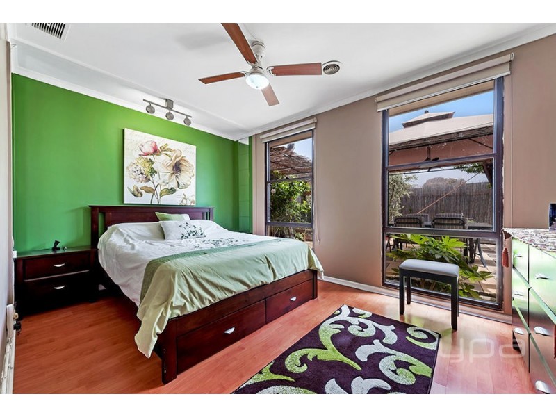 4 Woodburn Crescent, Meadow Heights VIC 3048