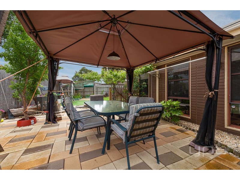 4 Woodburn Crescent, Meadow Heights VIC 3048