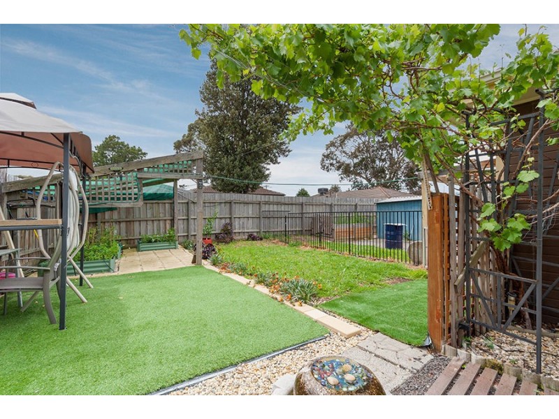 4 Woodburn Crescent, Meadow Heights VIC 3048