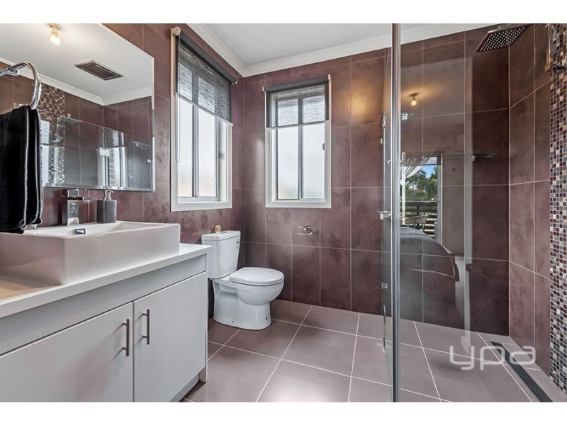 2/7 Benalla Street, Dallas VIC 3047