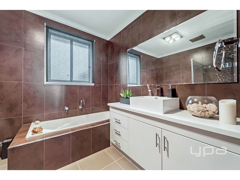 2/7 Benalla Street, Dallas VIC 3047