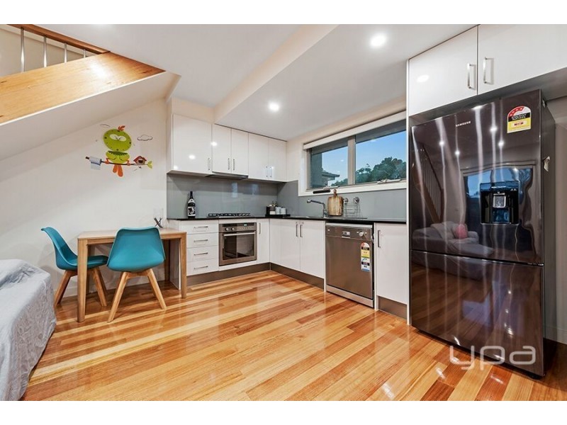 2/11 Osway Street, Broadmeadows VIC 3047