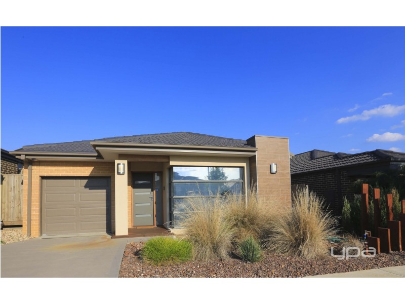 5 Windermere Parade, Doreen VIC 3754