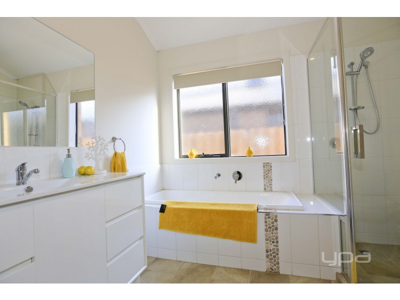 5 Windermere Parade, Doreen VIC 3754