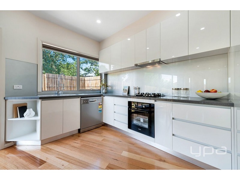 16 Moonee Boulevard, Glenroy VIC 3046