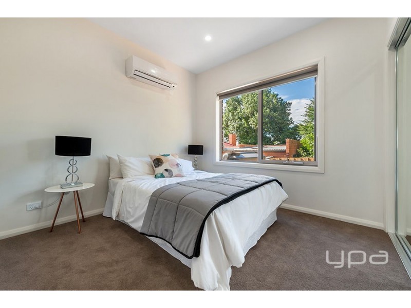 16 Moonee Boulevard, Glenroy VIC 3046